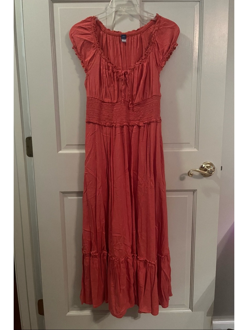 Old Navy Petite Coral Maxi Dress with Smocked Waist & Puff Sleeves - Picture 5 of 16